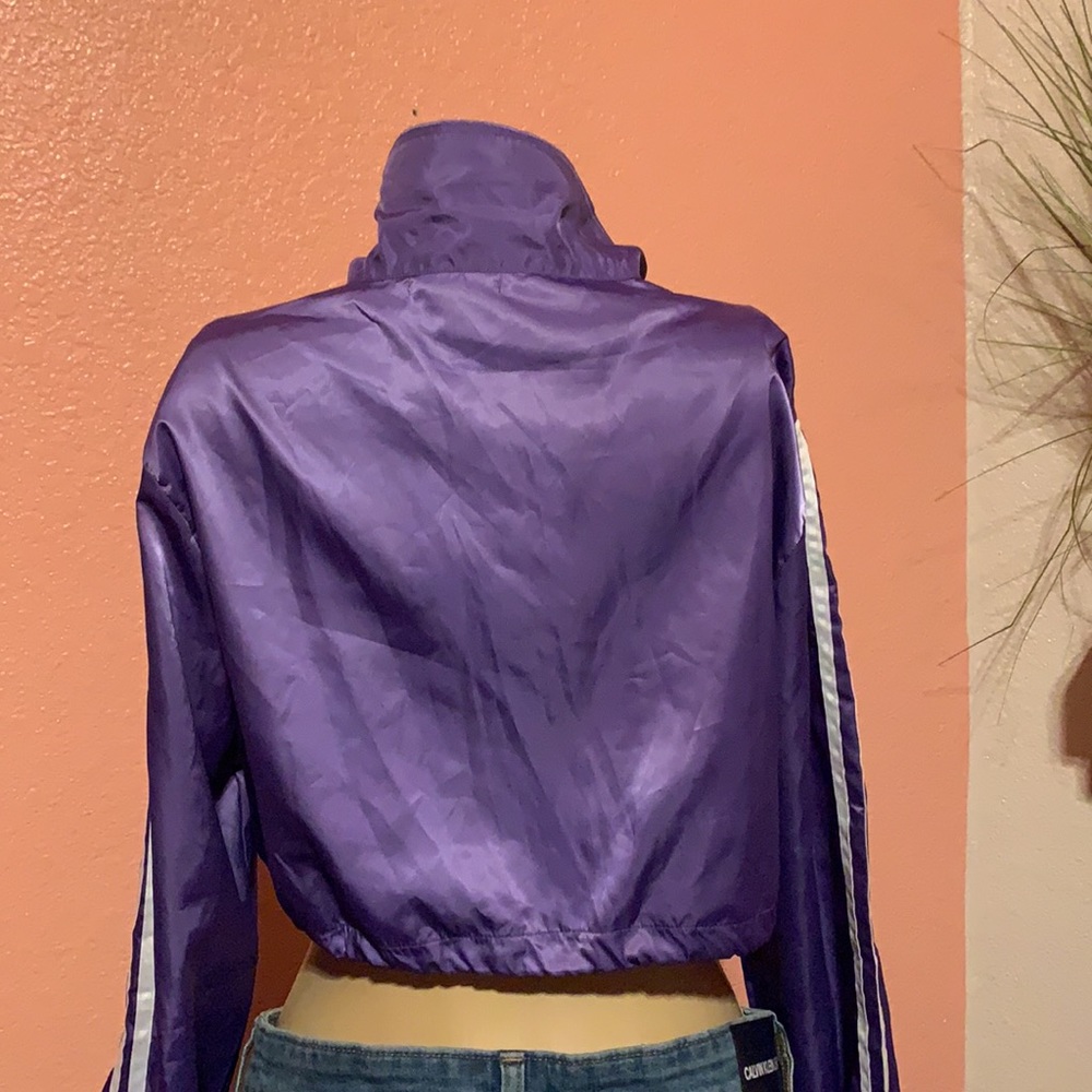 In Excellent Condition Cropped Top - Picture 5 of 7